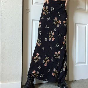 sold VINTAGE / floral maxi
